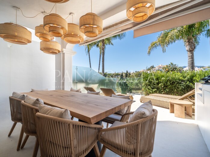 Townhouse within walking distance to the beach and Puente Romano Hotel