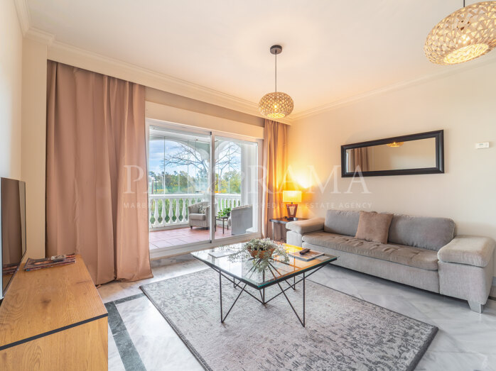 Luminoso y amplio apartamento en La Dama de Noche en Nueva Andalucía