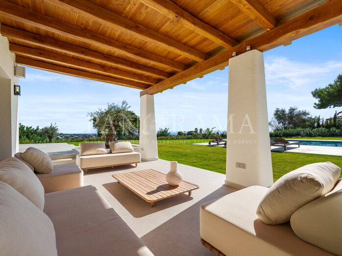 Villa de plain-pied luxueuse avec vue panoramique sur la mer à Marbella