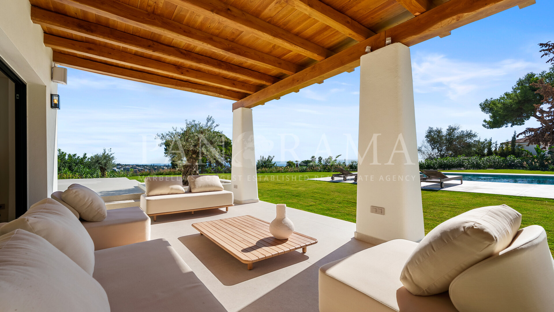 Luxurious single level villa with panoramic sea views in Marbella
