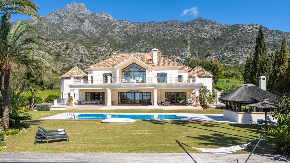 Casa Augusta in Los Picos de Nagüeles, Marbella Golden Mile