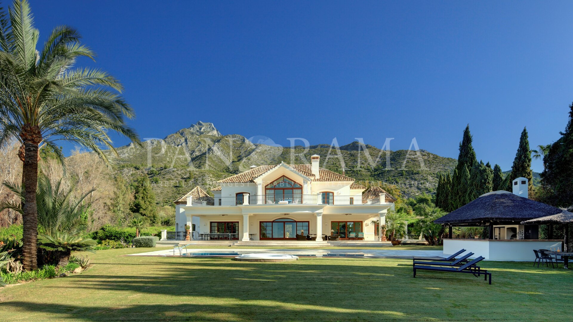 Außergewöhnliche Villa mit Panoramablick auf das Meer in Los Picos de Nagüeles, Goldene Meile
