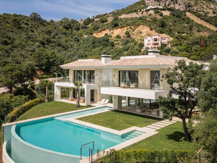 Außergewöhnliche moderne Residenz im Marbella Club Golf Resort, mit atemberaubendem Panoramablick