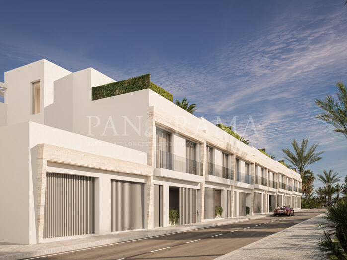 Spacious townhouses in a new project next to the beach and town in San Pedro de Alcántara