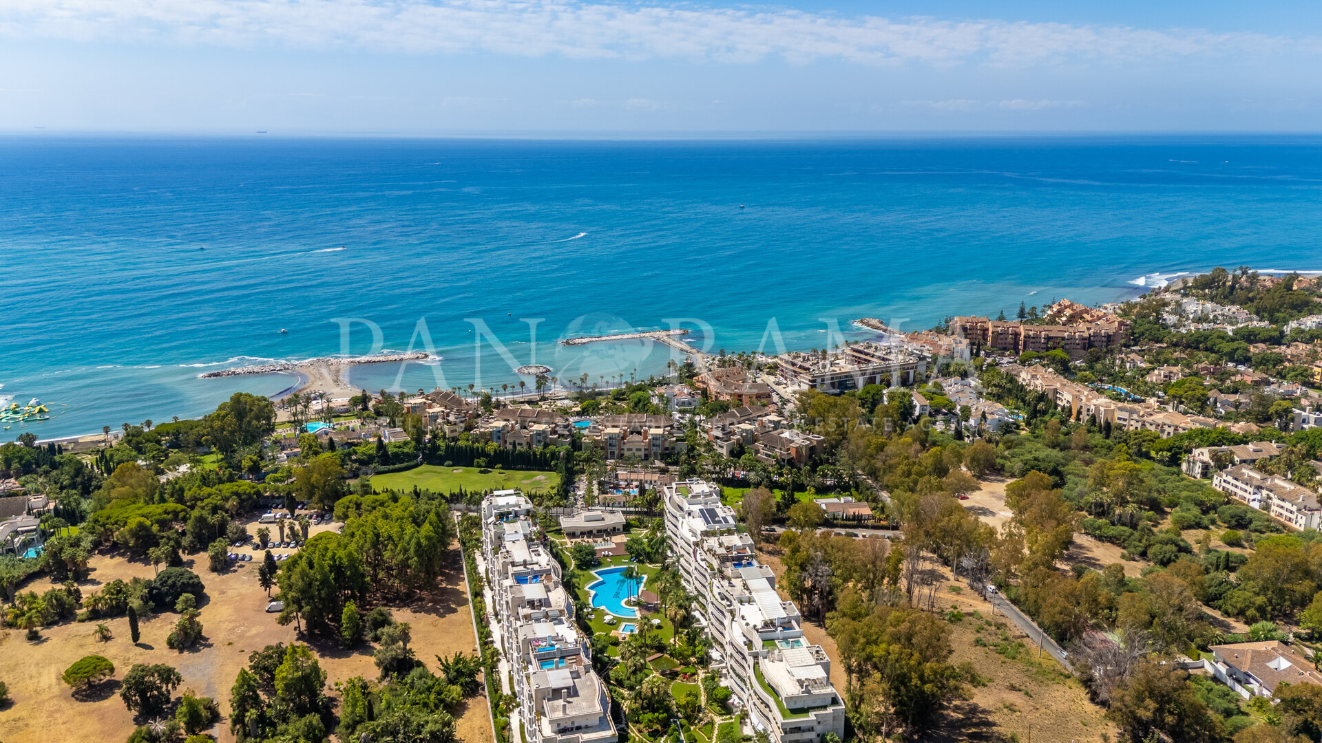 Luxury 2-bedroom apartment in Embrujo de Banús, Puerto Banús