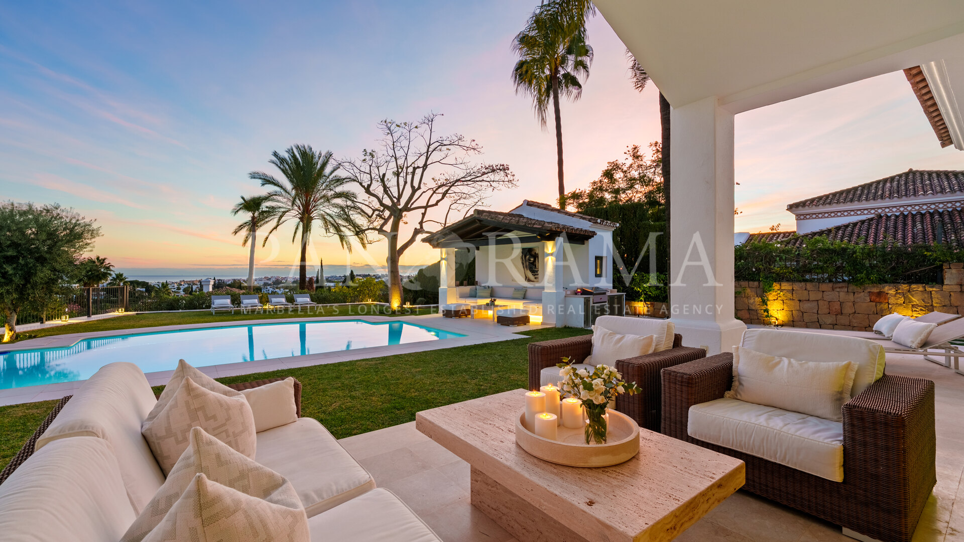Single-Level villa with panoramic sea views in Nueva Andalucía
