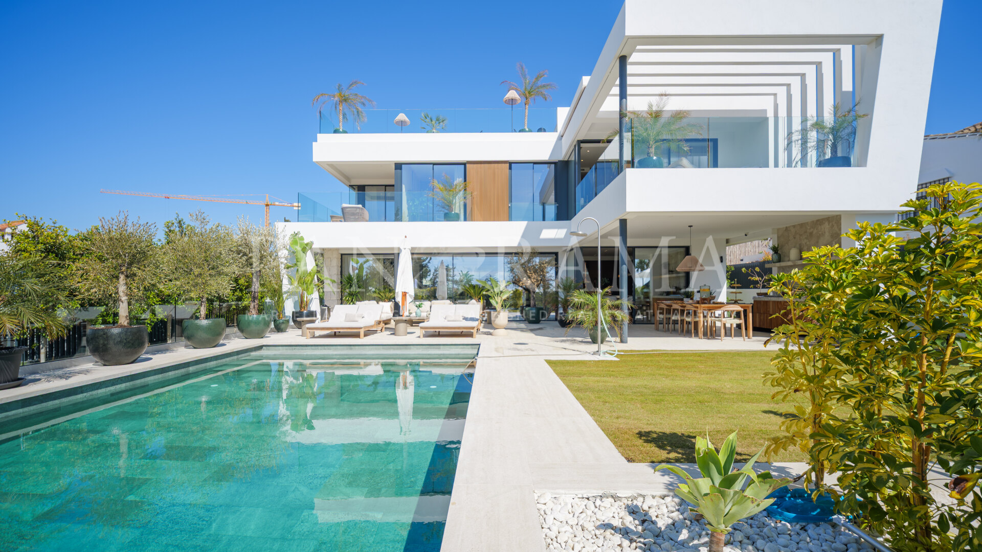 Modern beachside Villa in Marbella East