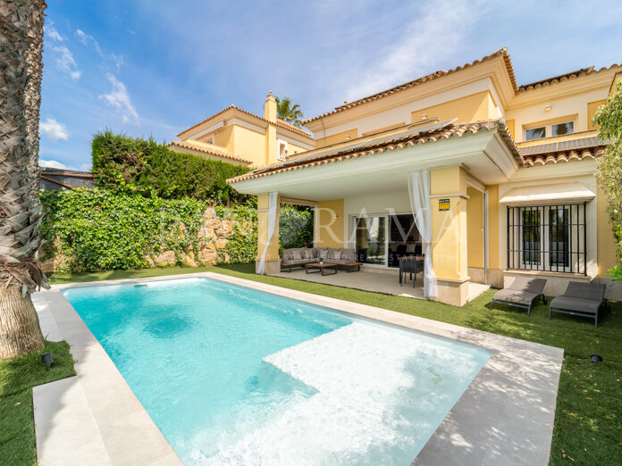 Elegant huis met prachtig zeezicht in Santa Clara, naast Los Monteros