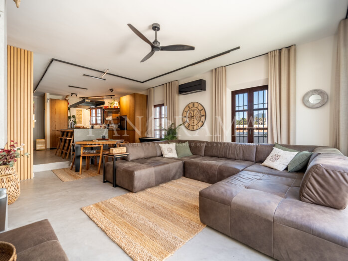 Knusse townhouse in Lomas Pueblo op loopafstand van Puente Romano