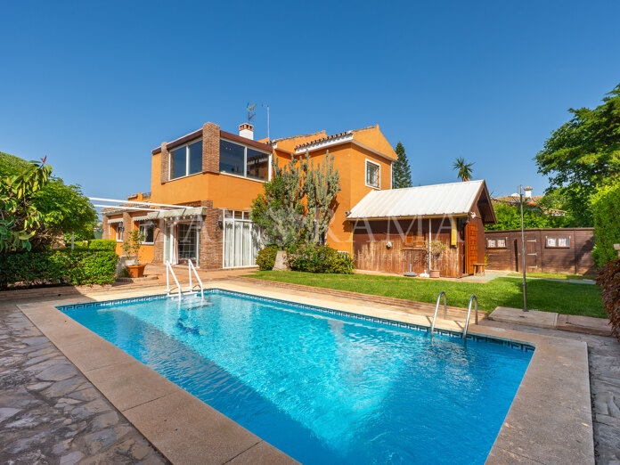 Villa junto a la playa en una ubicación céntrica junto al pueblo de San Pedro