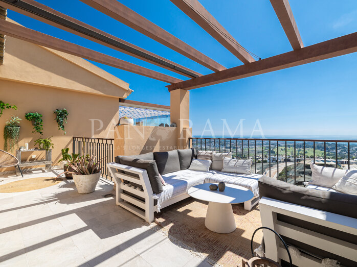 Elegante ático con licencia turística en Hacienda del Señorio de Cifuentes, Benahavís