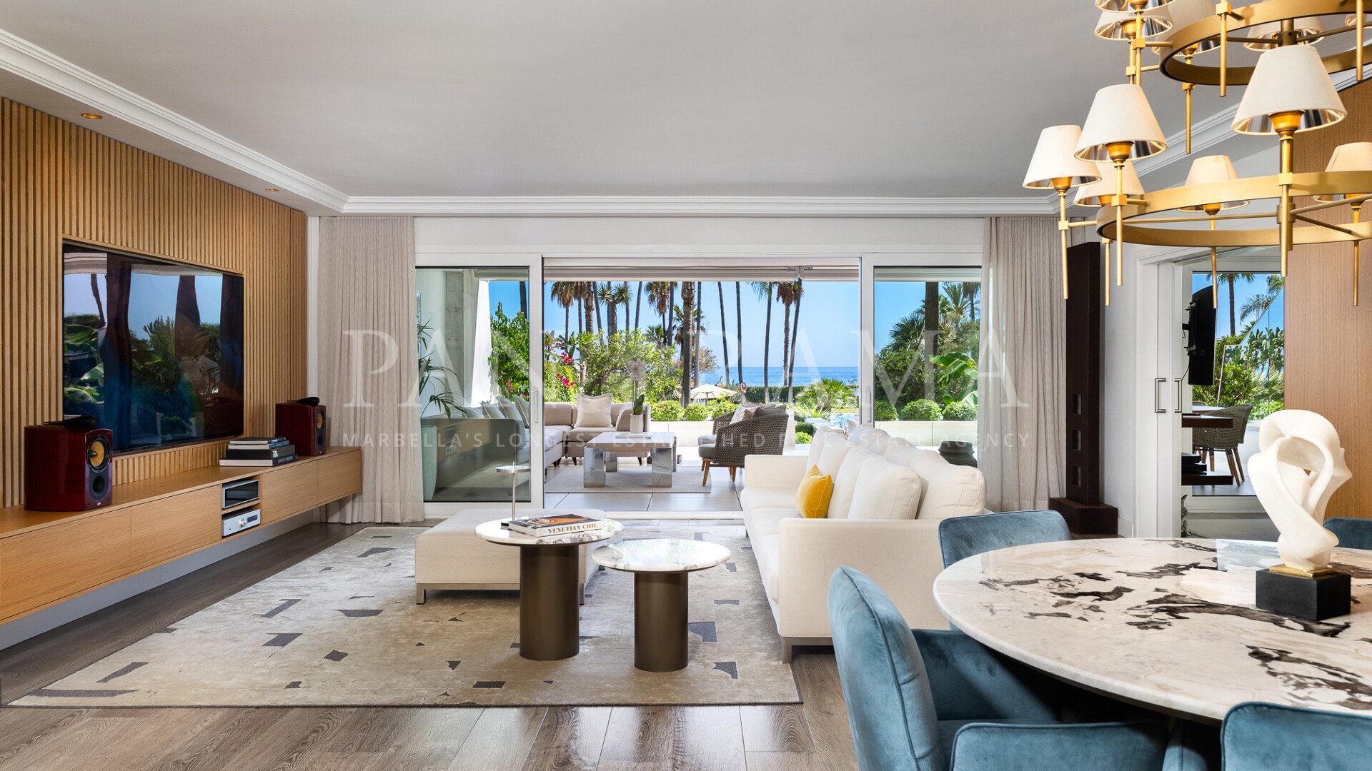 Prestigieus appartement aan het strand met tuin in Los Granados II