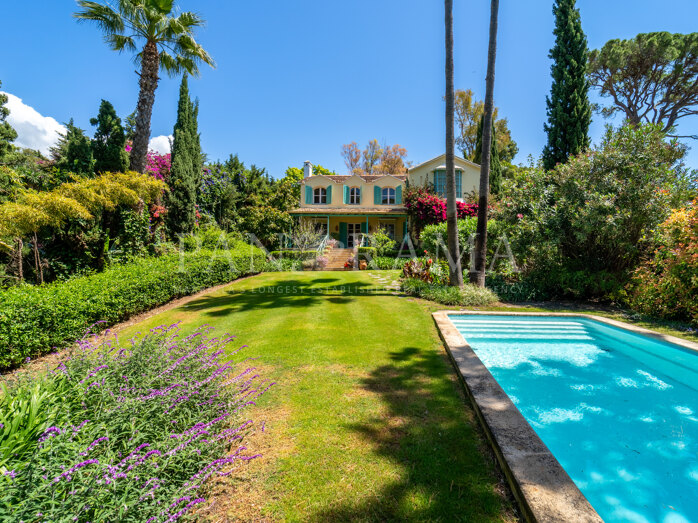 Encantadora villa en el centro de Marbella, a solo 10 minutos a pie del casco antiguo