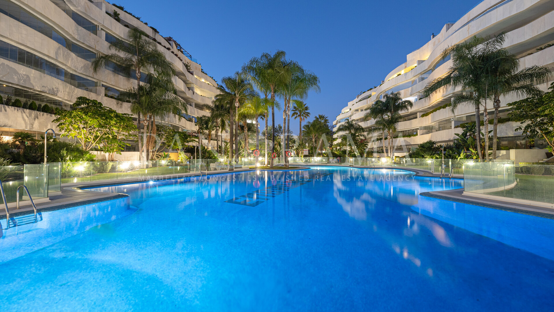 Spacious and bright ground floor apartment in Embrujo de Banús