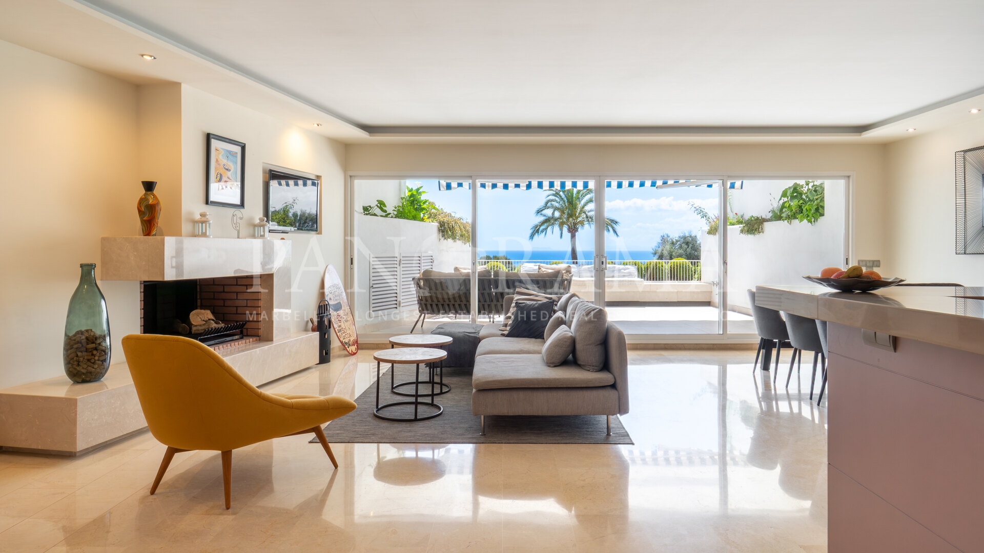 Chic apartment in Rio Real with lovely sea views