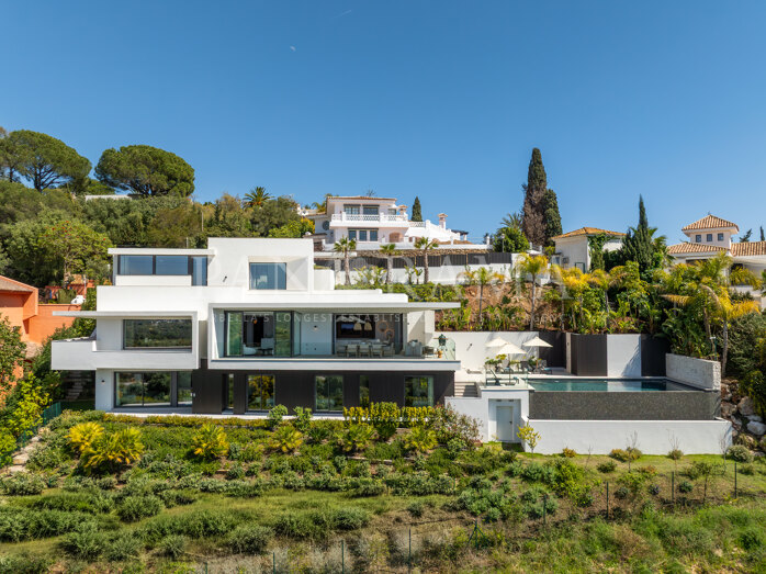 Newly built villa en El Rosario with panoramic views across the Mediterranean Sea and mountains