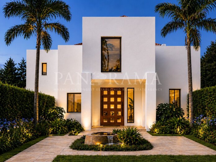Elegant new-build villa close to amenities, Marbella centre and the beach in Huerta Belón