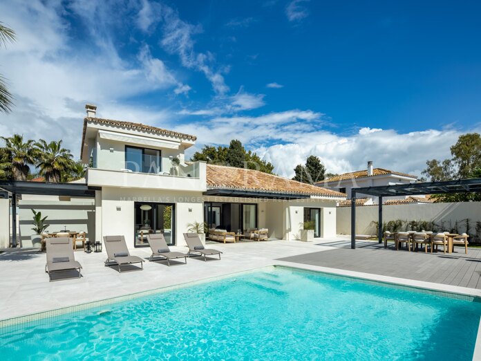 Exquisite modern mediterranean villa ideally situated just meters from San Pedro beach