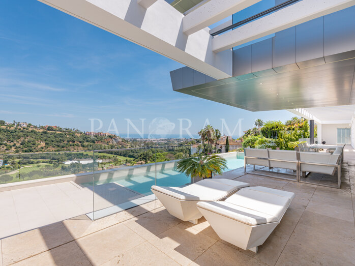 Contemporary villa with amazing views in Los Arqueros