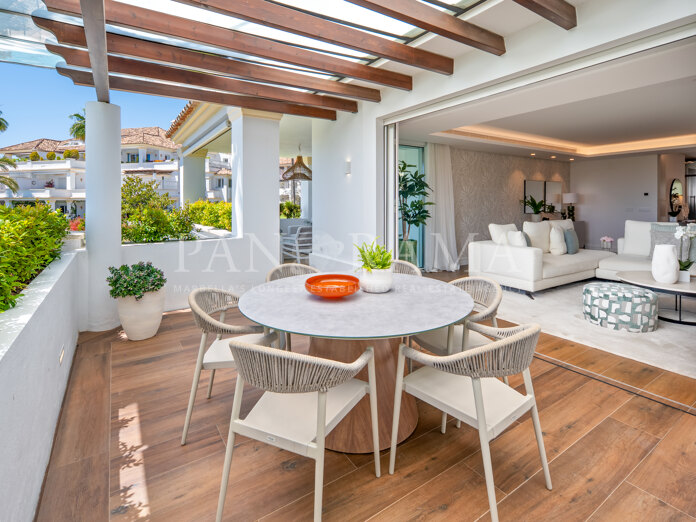 Appartement élégant avec belles vues sur la mer et les montagnes à Monte Paraíso