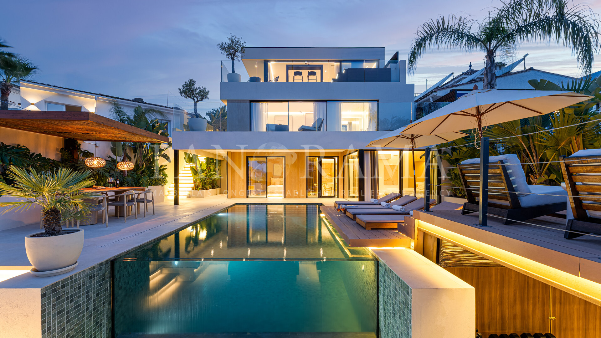 Villa View – Ein außergewöhnliches Anwesen im modernen skandinavischen Design in Nueva Andalucía