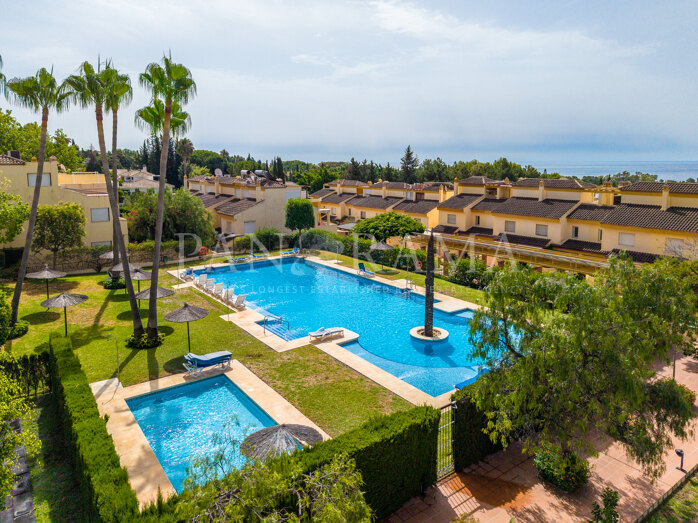 Eckreihenhaus mit Panoramablick auf das Meer in Corona de Nagüeles, Marbella Goldene Meile