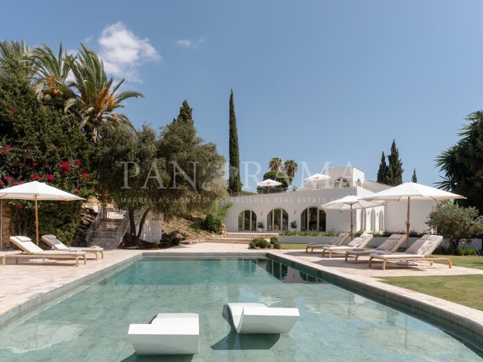 Villa Blanc : superbe maison familiale sur une parcelle double à Nueva Andalucía
