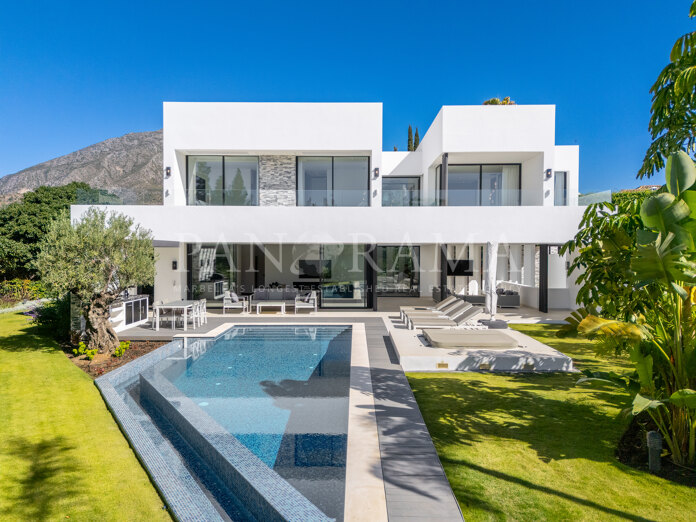 Eigentijdse villa op het zuiden met privézwembad in Las Lomas del Marbella Club
