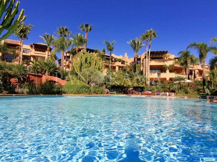 Bel appartement avec vue sur la mer au Mansion Club, l’une des résidences les plus recherchées de Marbella, sur le Golden Mile