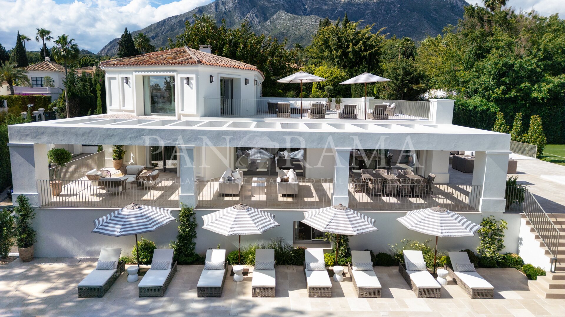 Nueva villa con pista de tenis privada de césped en Nagüeles, en la Milla de Oro