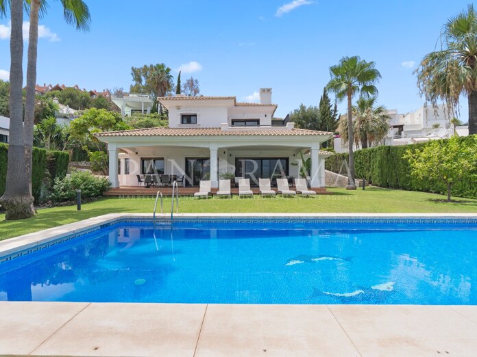 Villa voor lange termijn verhuur in Las Brisas, Nueva Andalucia