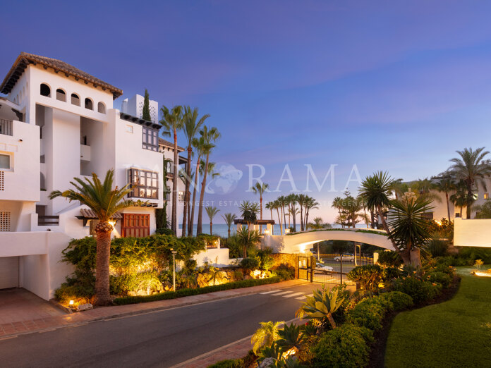 Exquisite Wohnung mit Meerblick in Puente Romano