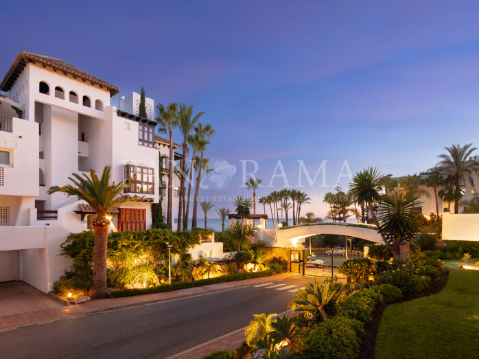 Appartement exquis avec vue sur la mer à Puente Romano