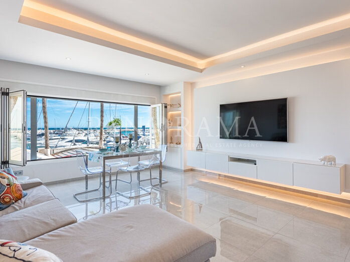 Moderno apartamento con espectaculares vistas en primera línea del puerto deportivo de Puerto Banús