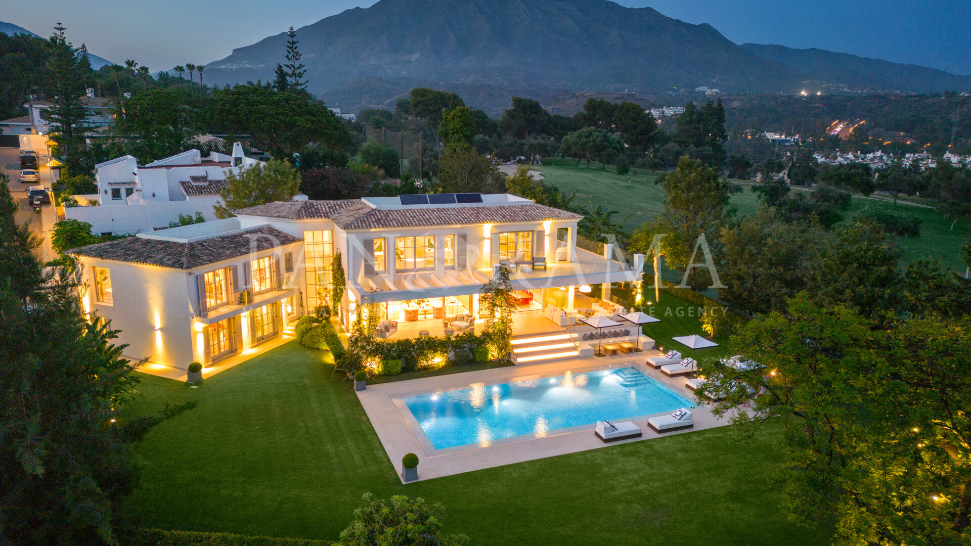 Magnificent mansion in a prestigious gated community in th heart of the Golf Valley