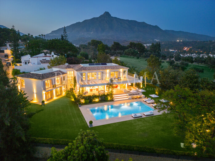 Magnificent mansion in a prestigious gated community in th heart of the Golf Valley