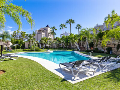 Maison de ville spacieuse avec jardin privé à Paraiso Hills, Estepona East