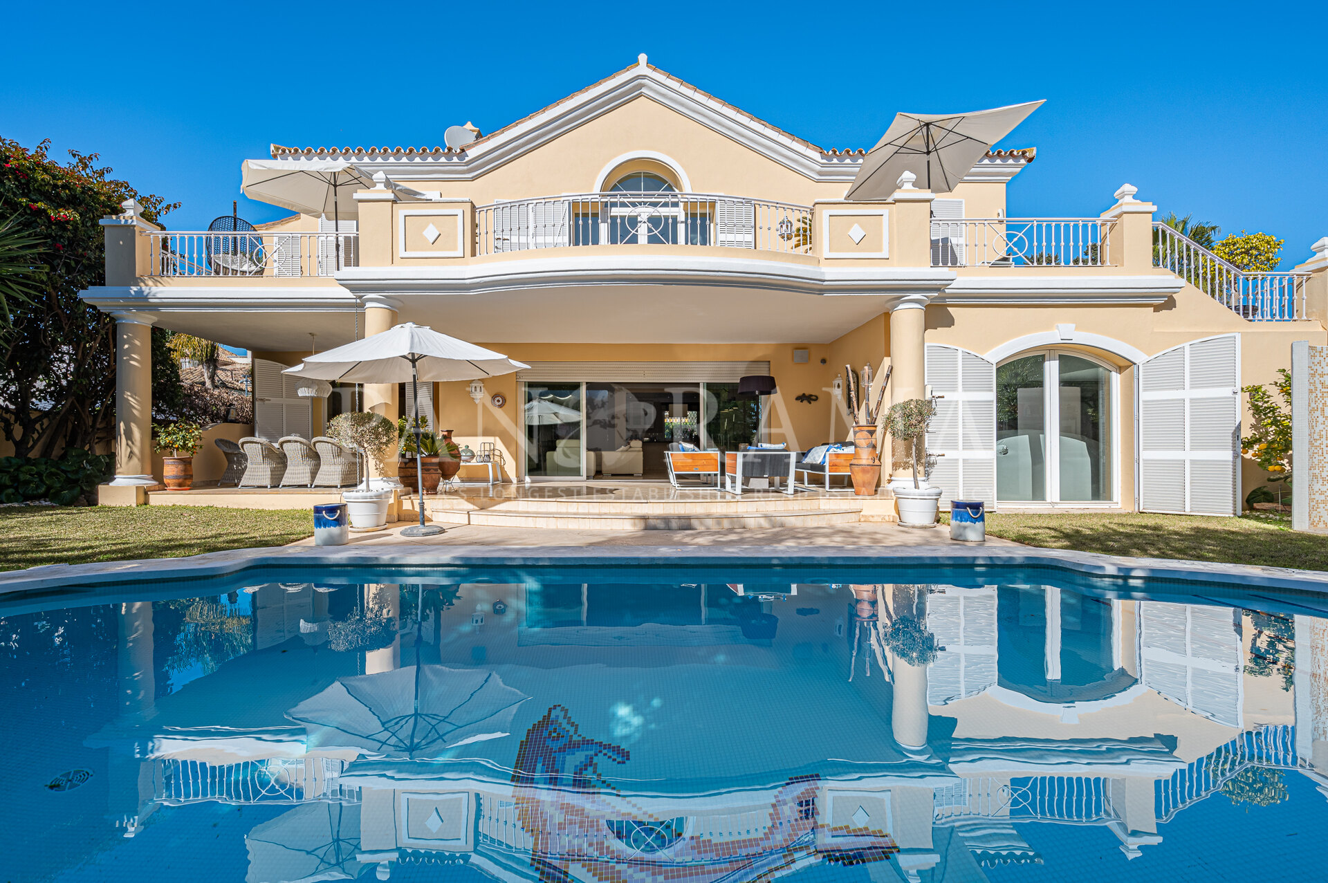 Villa en bord de mer à Casablanca Beach, dans un emplacement privilégié sur le Golden Mile