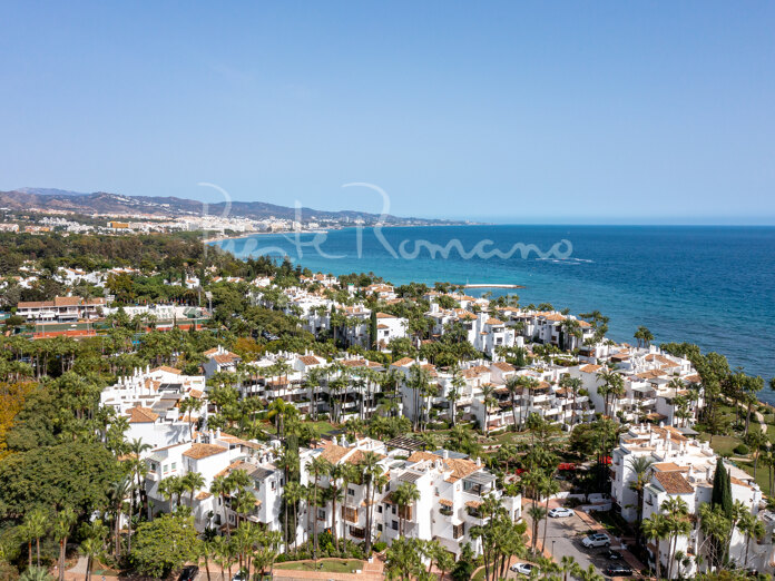 Exclusive beachside apartment in the Japanese Gardens of Marina Puente Romano