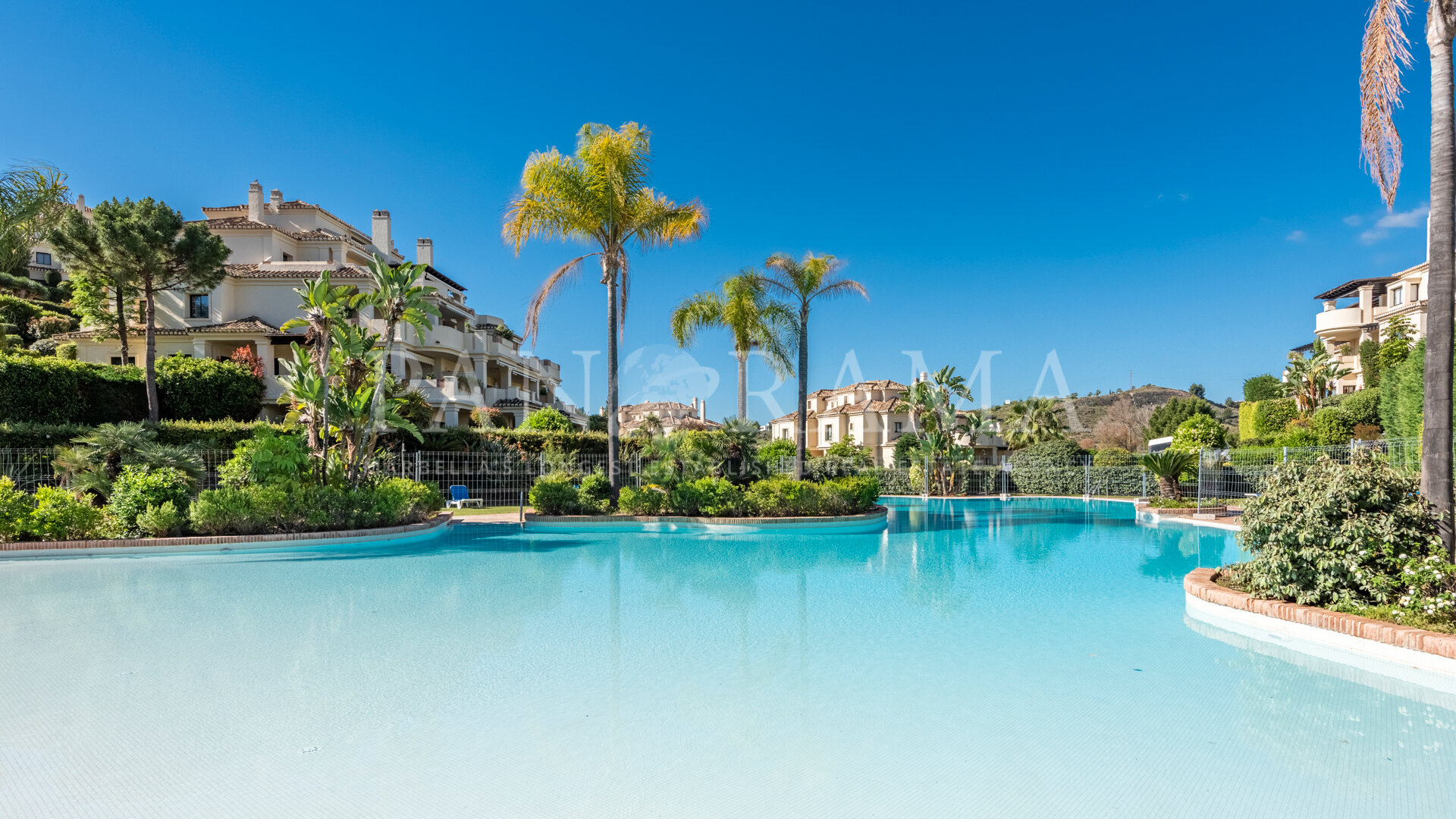 Golf-Frontline-Duplex-Penthouse-Wohnung in Capanes del Golf