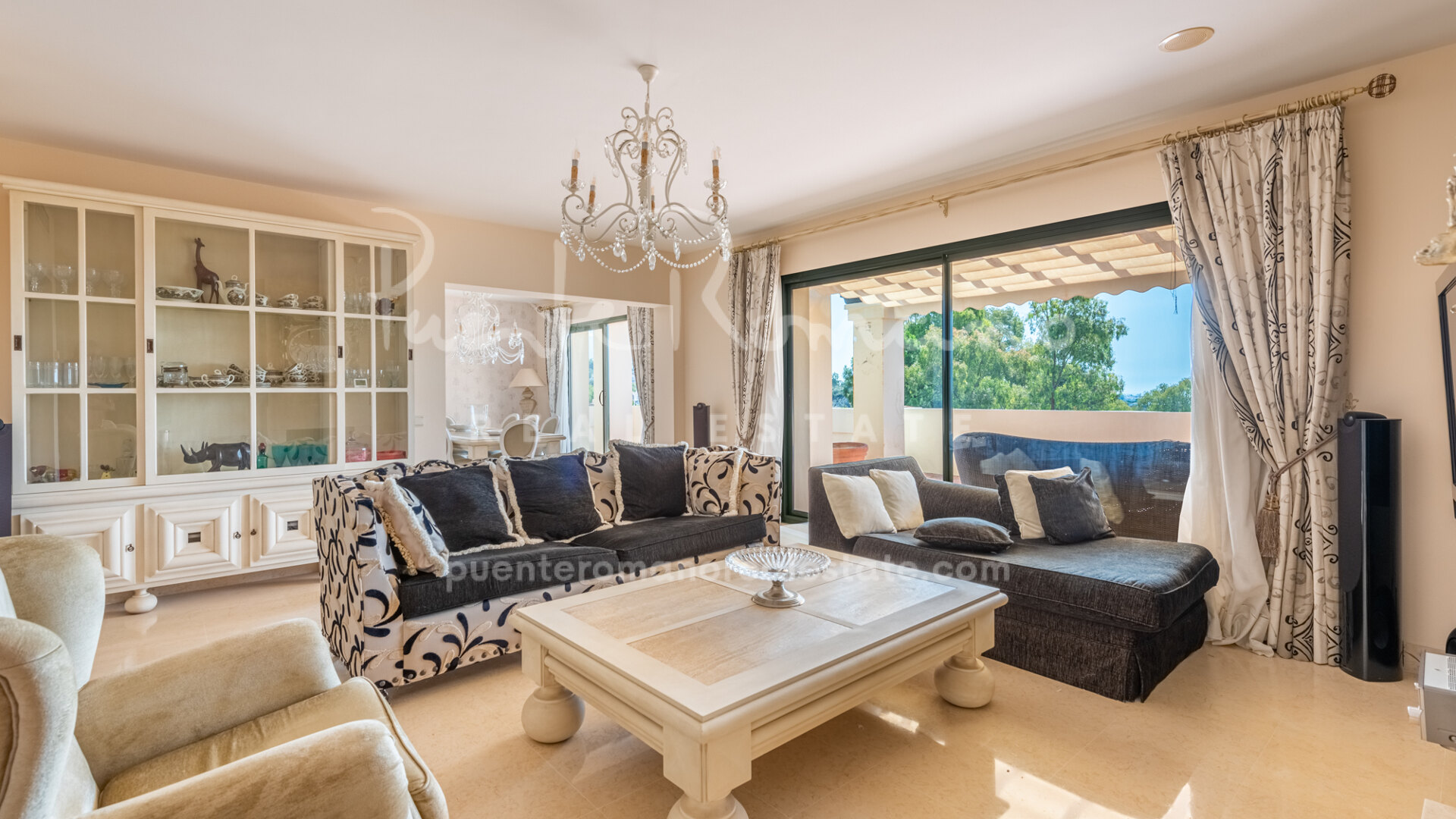 Front line golf duplex penthouse apartment in Capanes del Golf