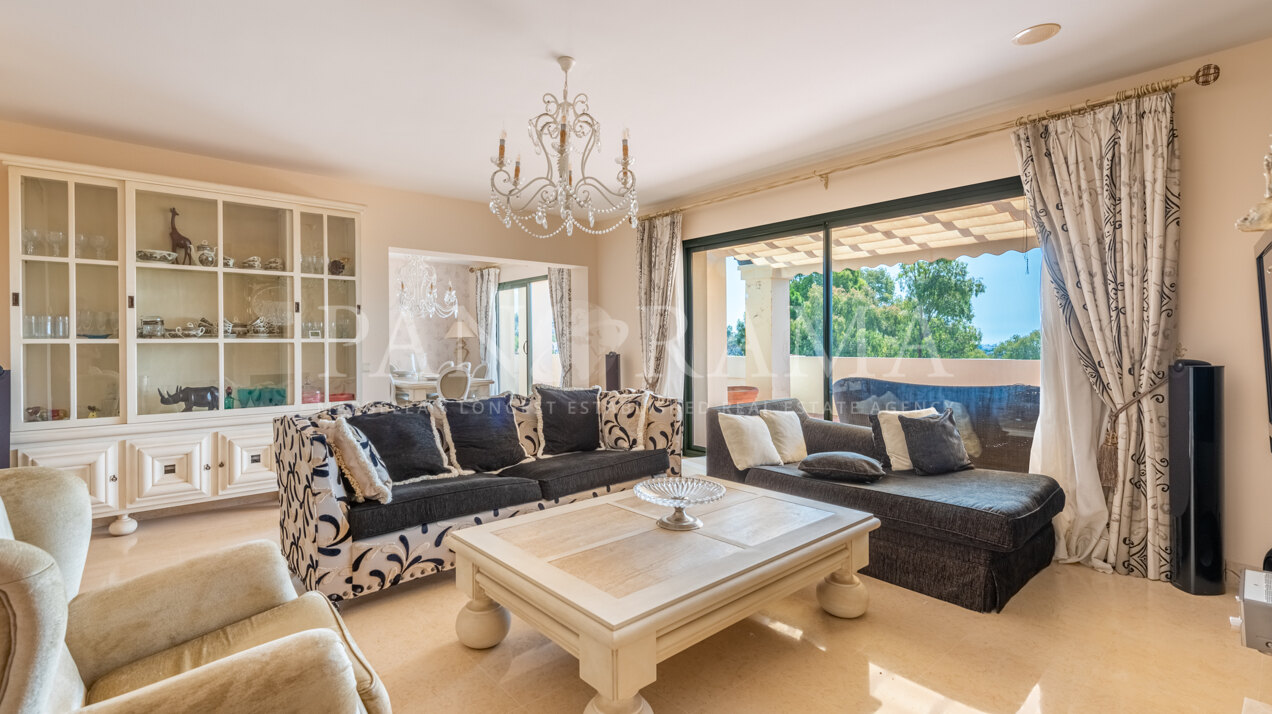 Golf-Frontline-Duplex-Penthouse-Wohnung in Capanes del Golf