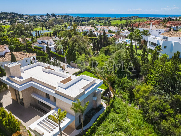 Villa neuve à El Paraíso actuellement en construction - Livraison prévue : T2 2024