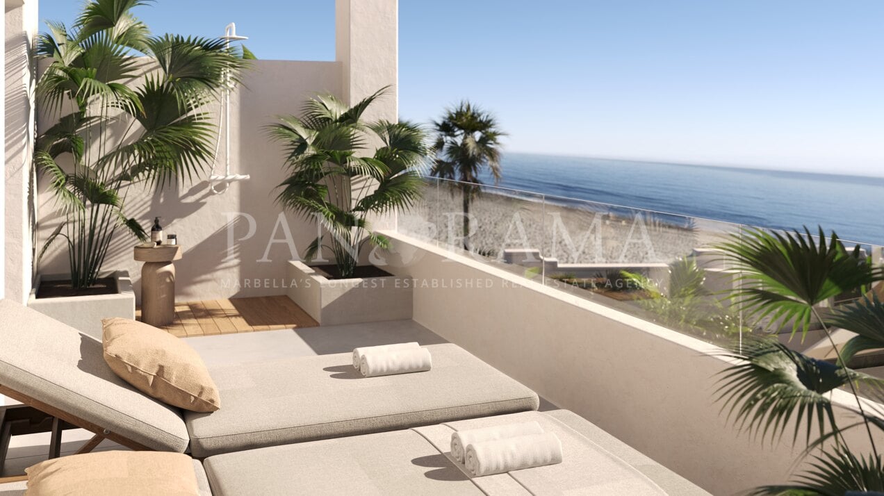 Beachfront townhouse in Las Chapas in Marbella East