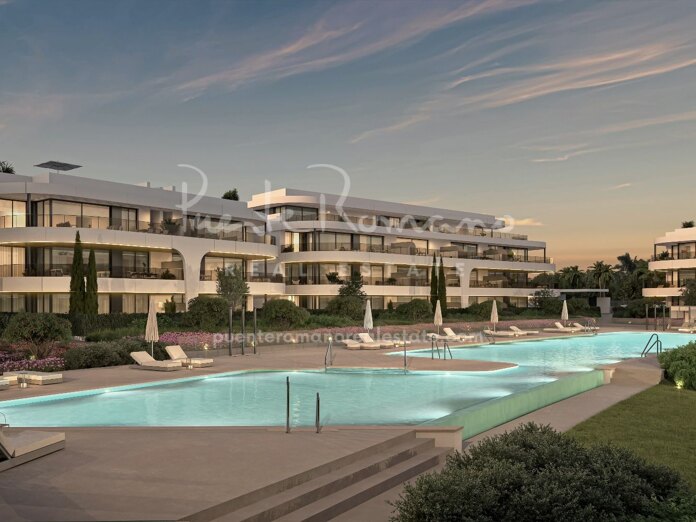 Elegant duplex penthouse in the Heart of the Golden Triangle in Atalaya, Estepona