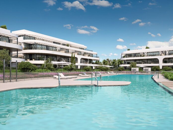 Elegant duplex penthouse in the Heart of the Golden Triangle in Atalaya, Estepona