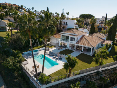 Superbe et luxueuse villa moderne en première ligne de golf à Los Naranjos