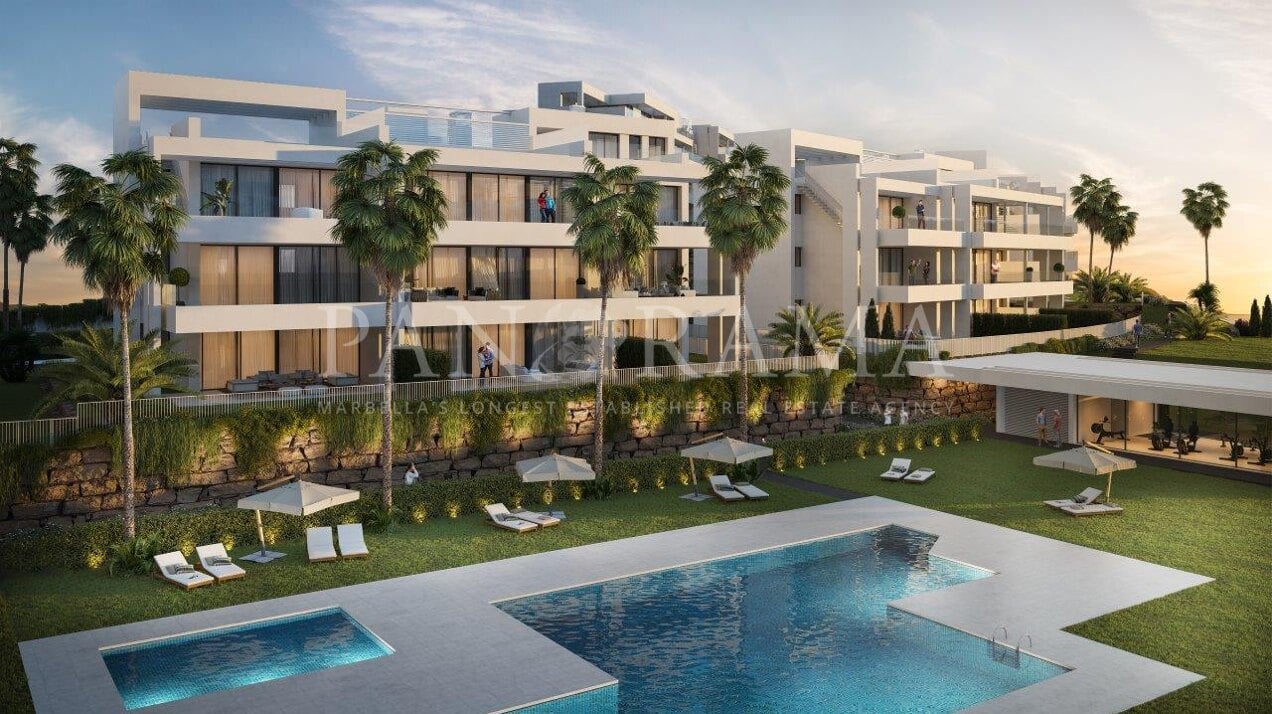 Atico dúplex con vistas al mar en Azahar de Estepona