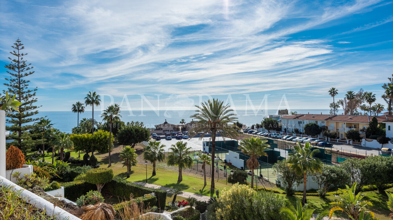 Appartement fantastique avec vue imprenable sur la mer, le golf et la montagne