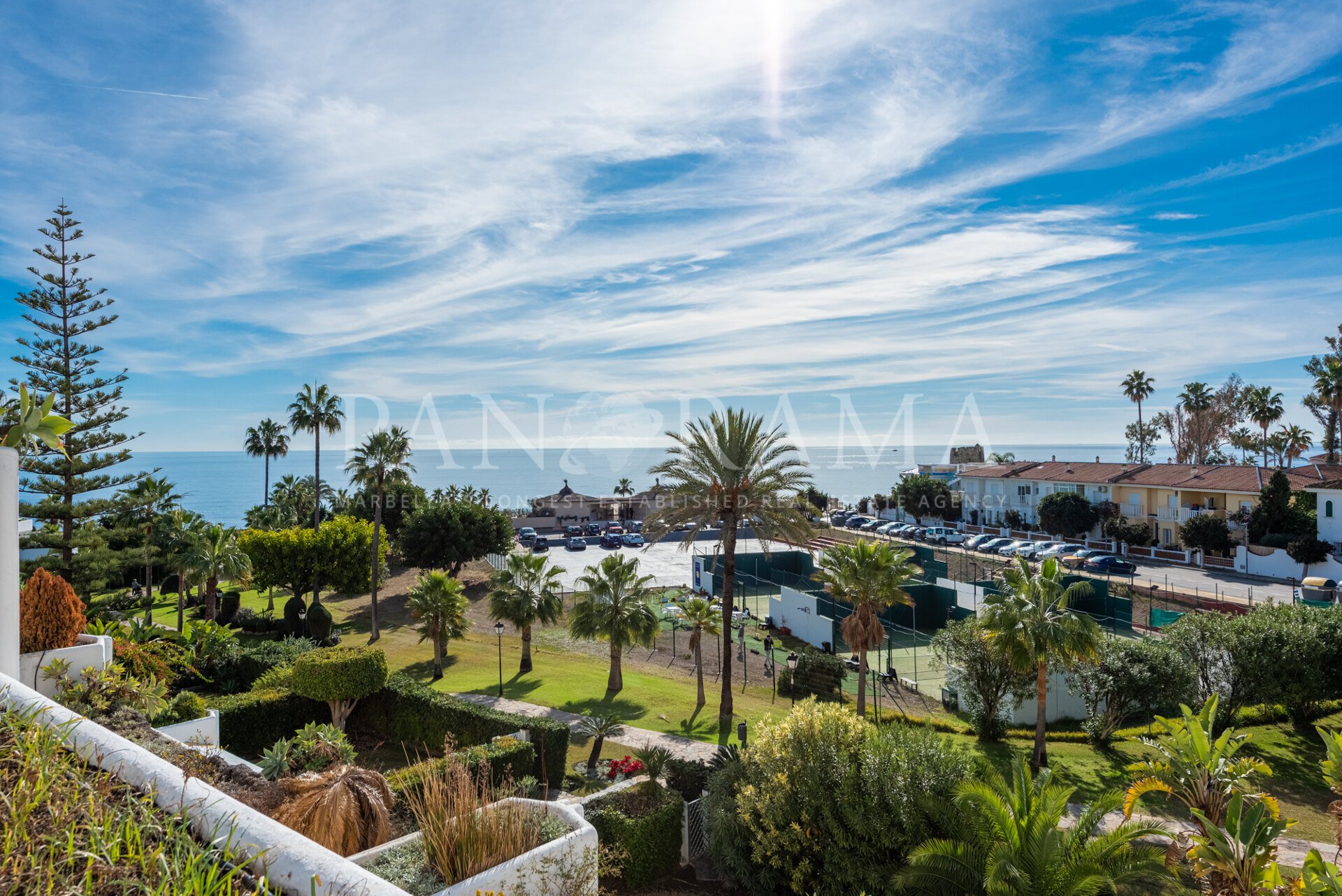 Fantastisch appartement met adembenemend uitzicht op zee, golf en bergen